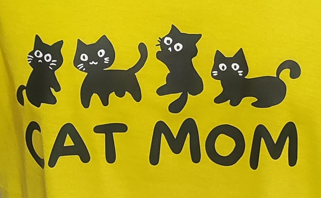 Cat Mom Graphic Cotton Tee (Medium)
