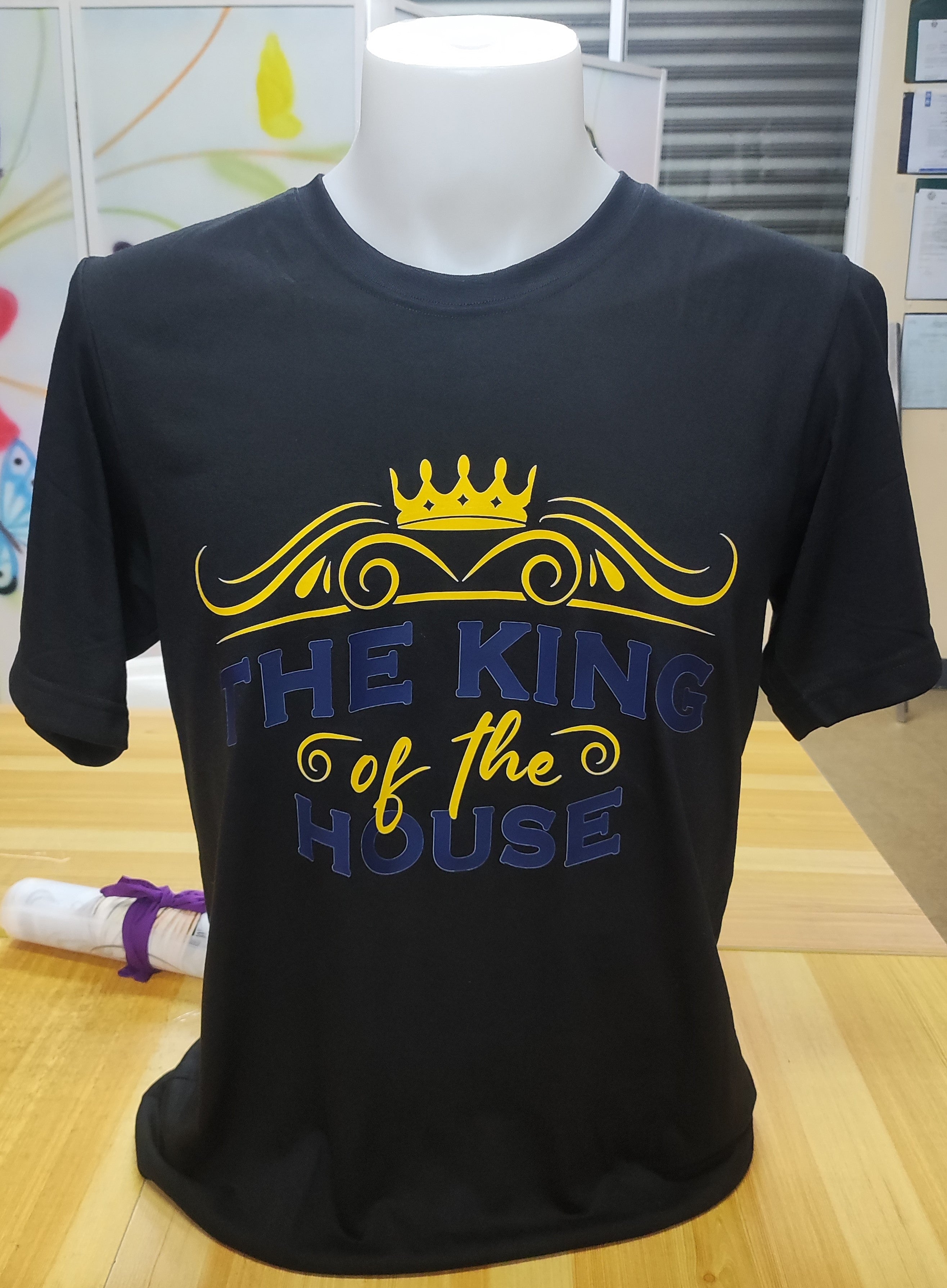 The King of the House Graphic Cotton Tee (Large)