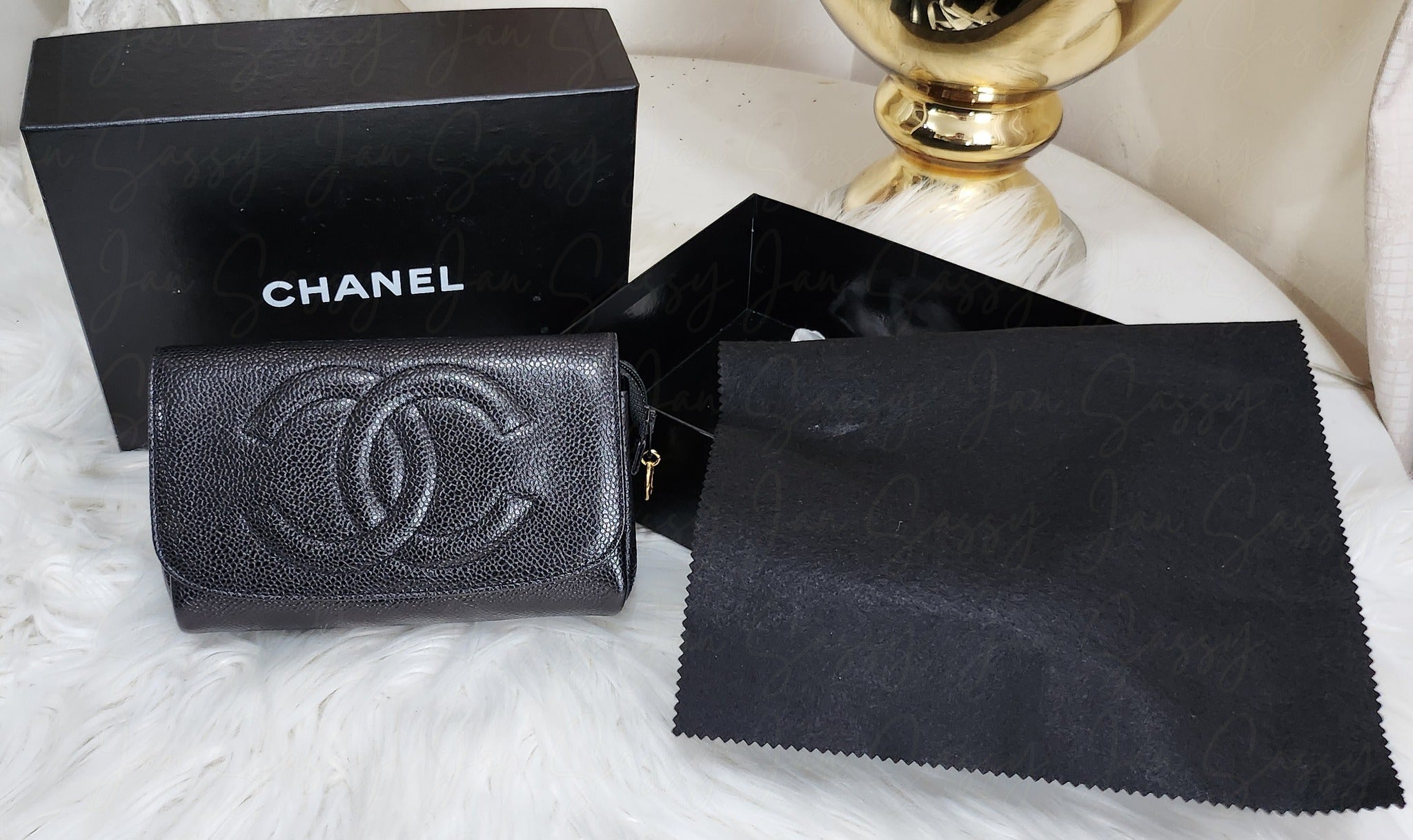 Preloved Chanel Makeup Kit in Caviar Leather